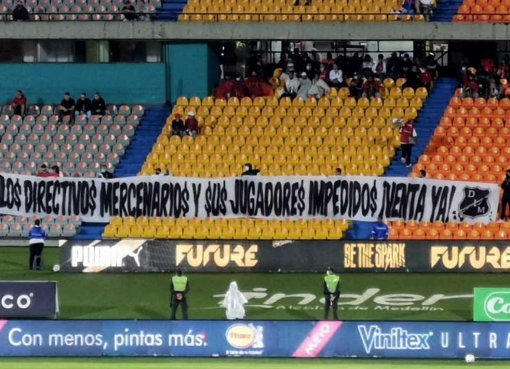 Fuertes Mensajes De Hinchas A Jugadores Del Medell N