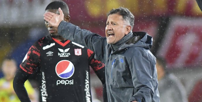 Juan Carlos Osorio le hizo pistola a la afición en el campín