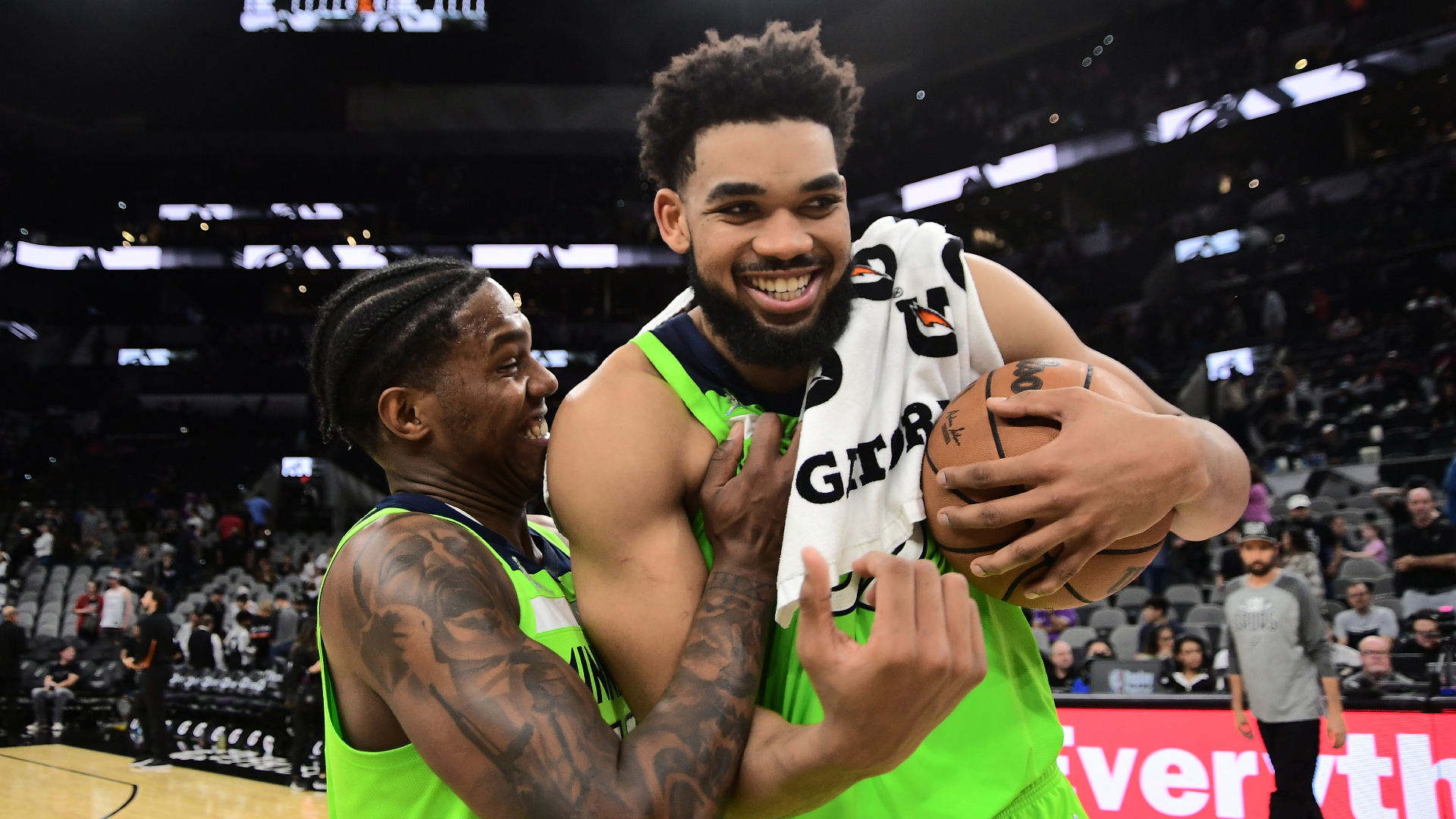 KARL-ANTHONY TOWNS HIZO HISTORIA CON 60 PUNTOS FRENTE A LOS SPURS