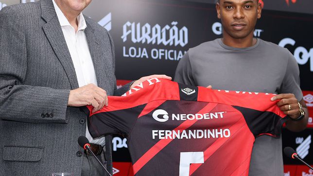 EL HIJO PRÓDIGO VOLVIÓ A CASA, FERNANDINHO AL PARANAENSE