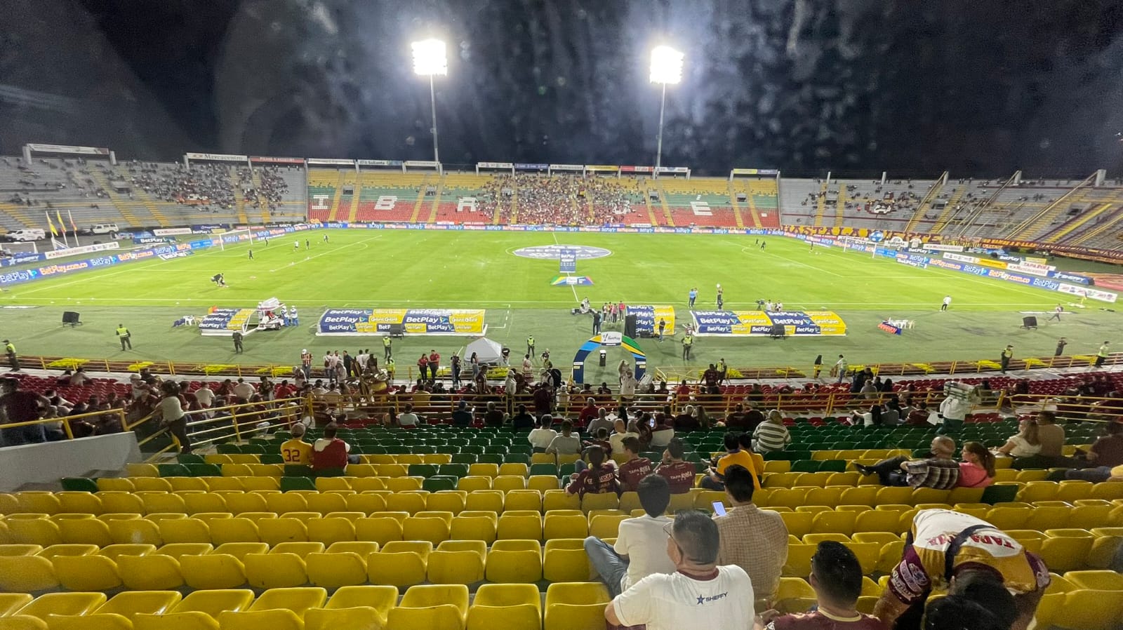 La hinchada de tolima no le responde al equipo