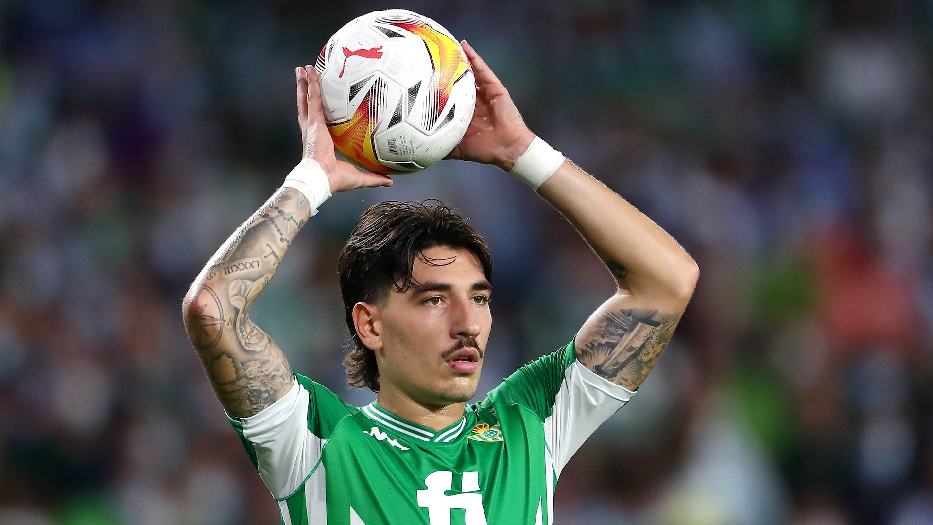 HÉCTOR BELLERÍN TIENE CINCO OFERTAS SOBRE LA MESA