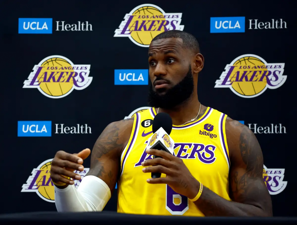 LEBRON JAMES ELIGIÓ SU TOP 5 HISTÓRICO DE LOS LAKERS