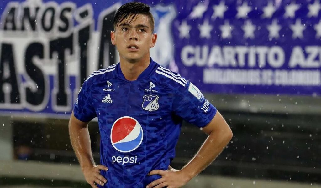 Hinchada de Millonarios contra Daniel Ruiz