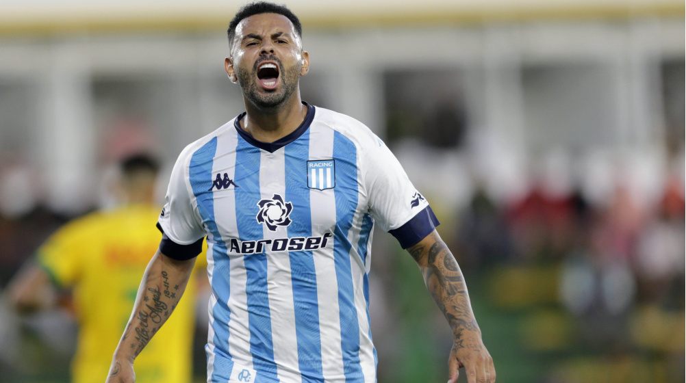 Edwin Cardona de villano a héroe en Racing