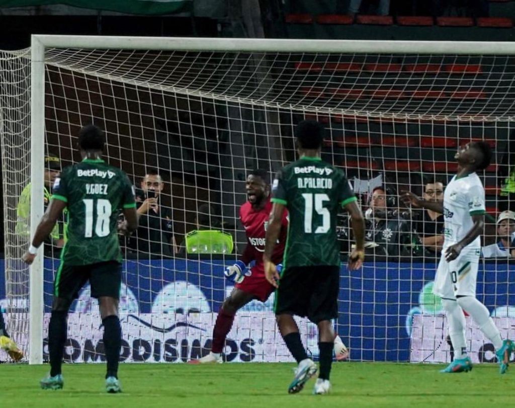 ‘CHIPI CHIPI’ SALVÓ A NACIONAL DE LA DERROTA