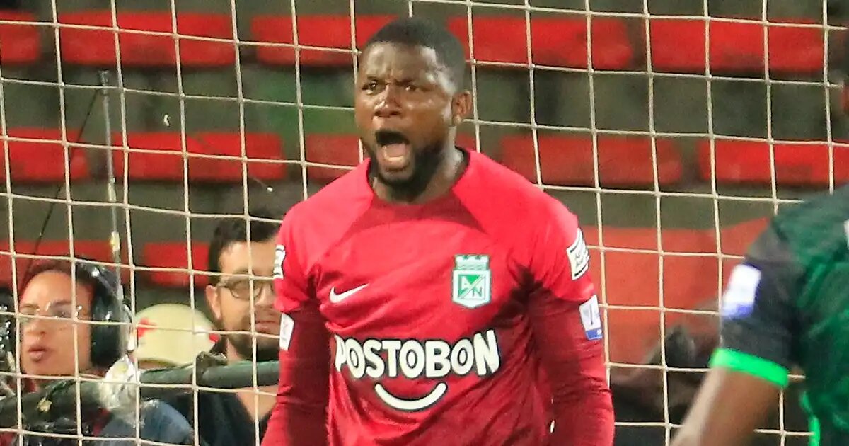 Harlen Castillo pone en aprietos a Paulo Autuori