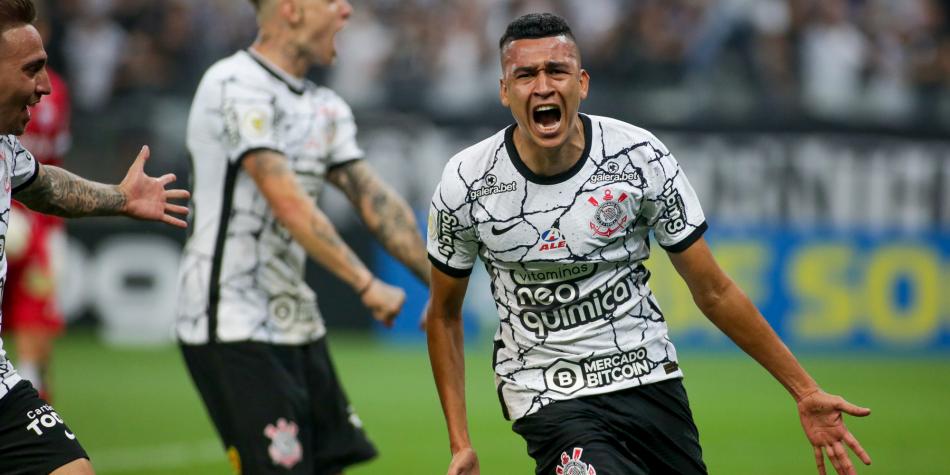 VÍCTOR CANTILLO: LEJOS DE CORINTHIANS, CERCA DE JUNIOR