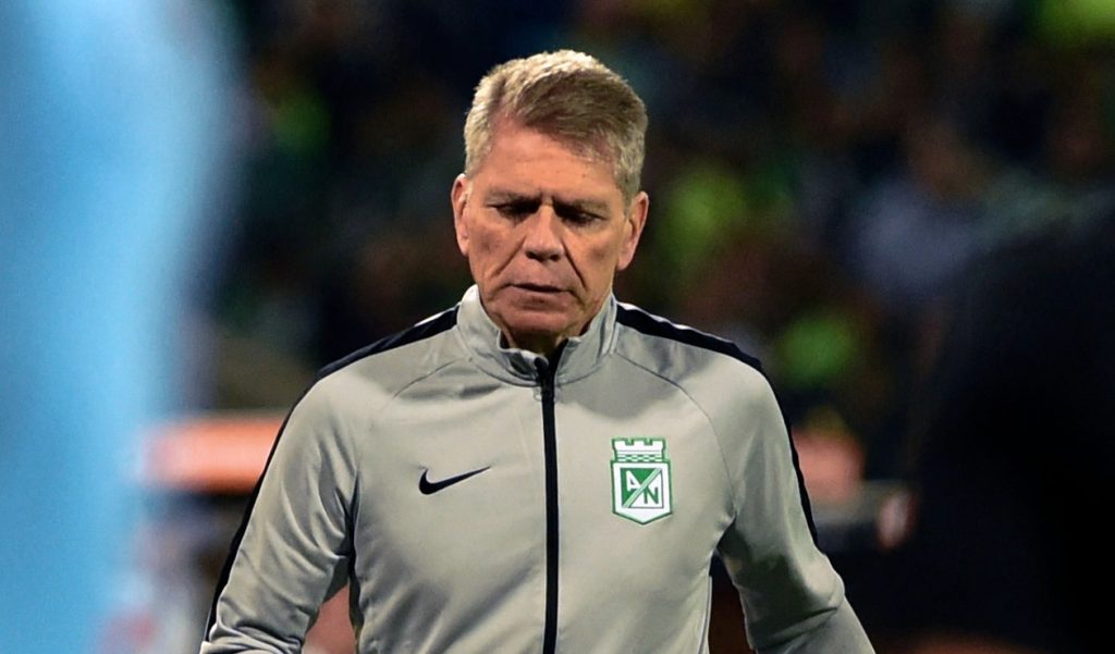 AUTUORI Y UNA MENCIÓN ESPECIAL A LOS VIAJEROS VERDOLAGAS