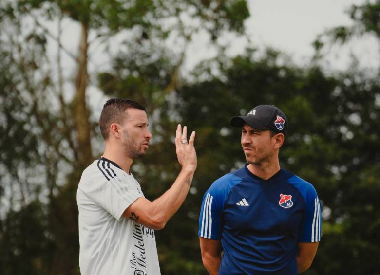 ¿QUÉ DICEN LOS JUGADORES DEL DIM SOBRE SU ENTRENADOR?