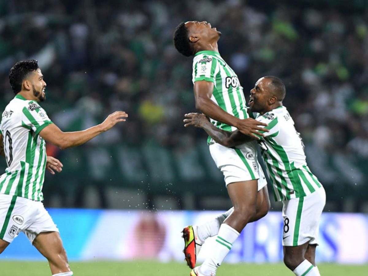 JUGADOR DE NACIONAL CELEBRA LA SALIDA DE AUTUORI