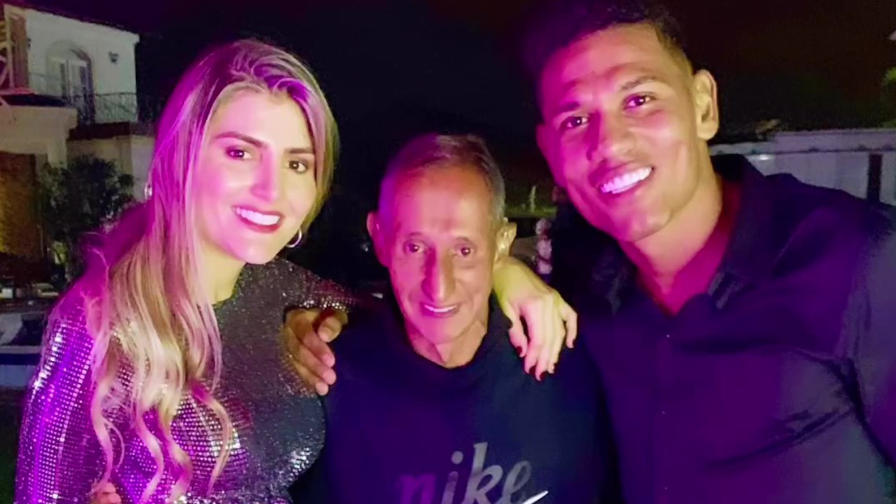 Mejía despidió a Vitri y arremetió contra Nacional