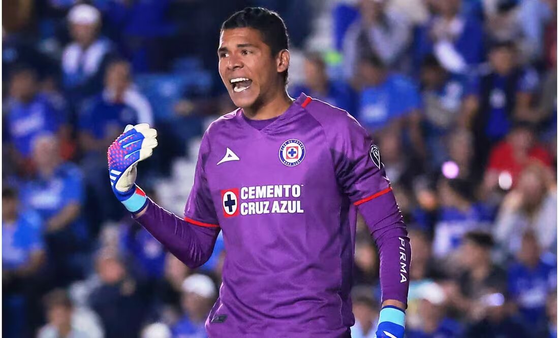 Hinchas de Cruz Azul se rinden ante Mier