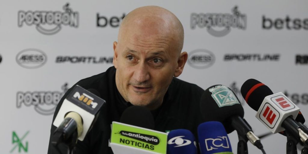 Repetto no se cierra a dialogar con la hinchada de Nacional