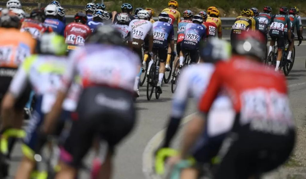 Pedalistas colombianos en la Vuelta al País Vasco