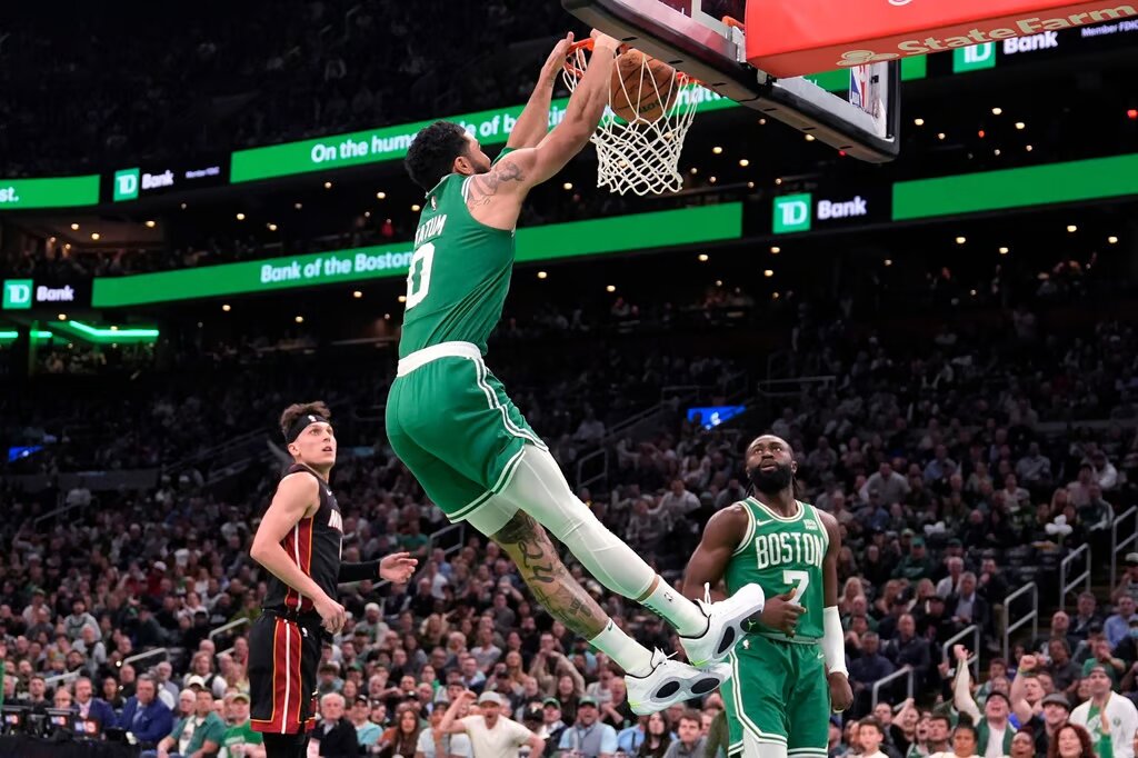 Celtics domina la conferencia este de la NBA