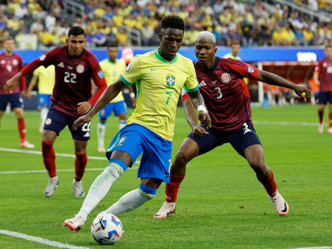 Costa Rica le sacó un empate a Brasil