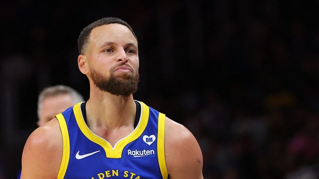 Curry definió su futuro