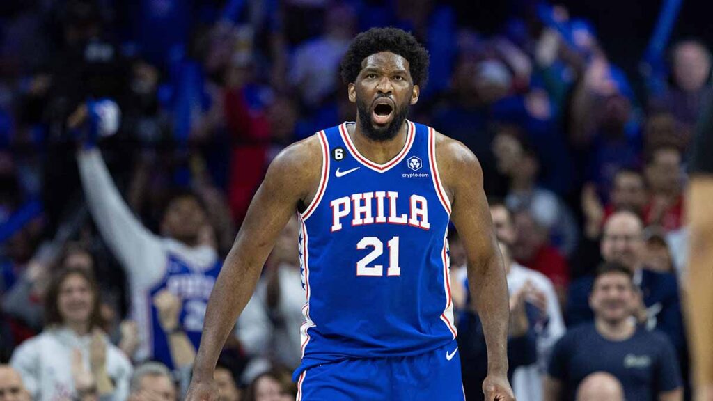 Embiid iniciará la temporada entre algodones