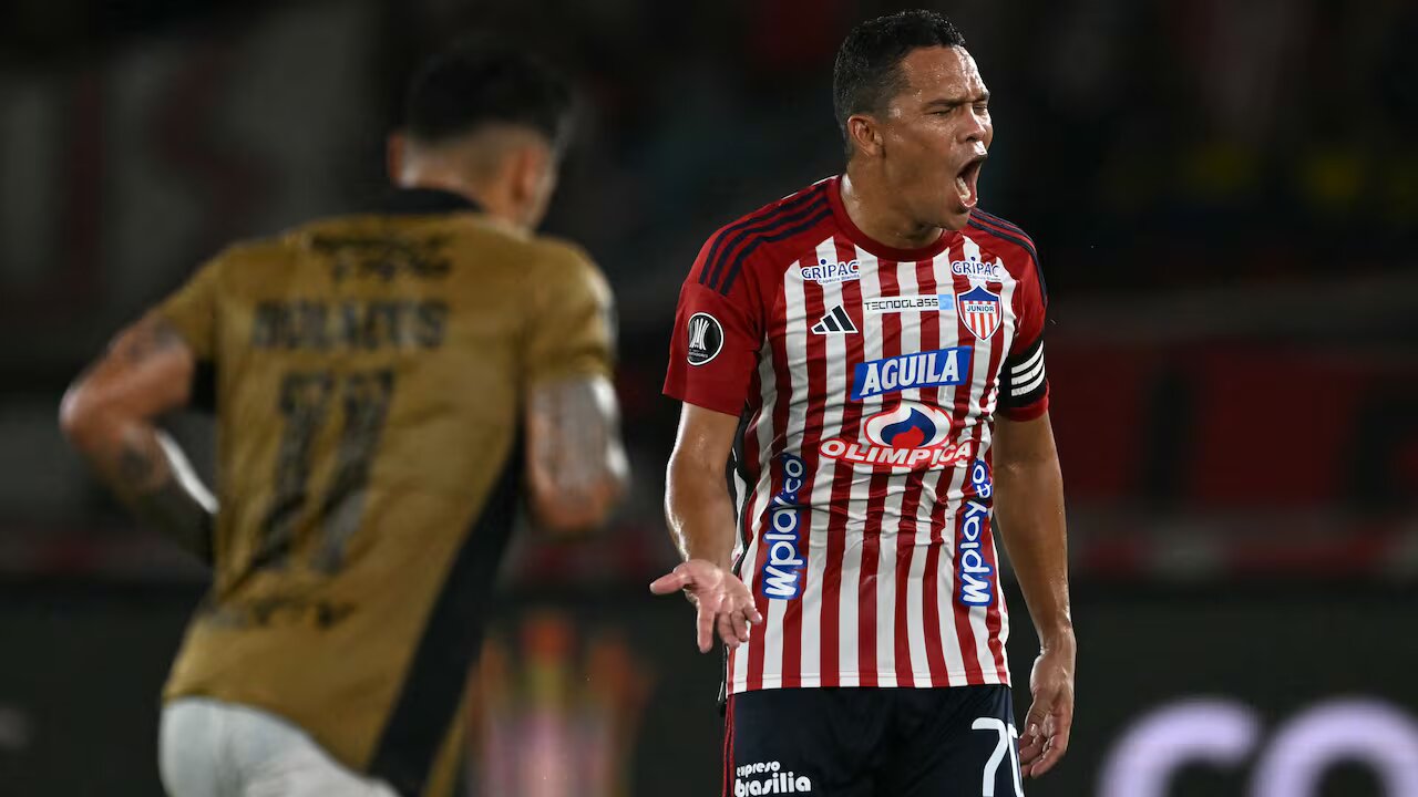 Bacca se enojó con los hinchas de Junior