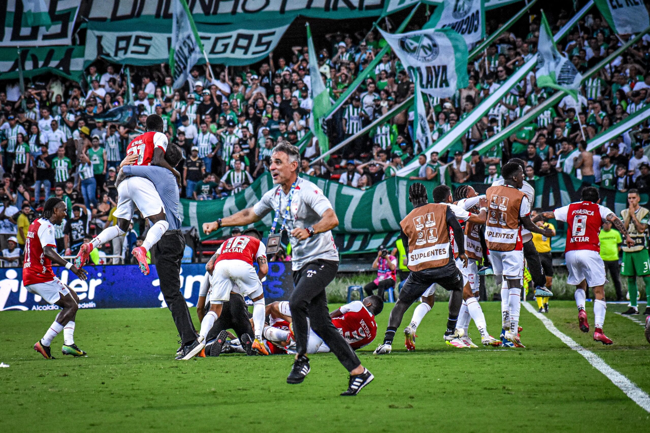 Santa Fe dejó a Nacional al borde de la eliminación