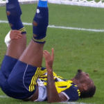 Alarma en Colombia: Jhon Durán salió lesionado en la eliminación del Fenerbahce ante Benfica