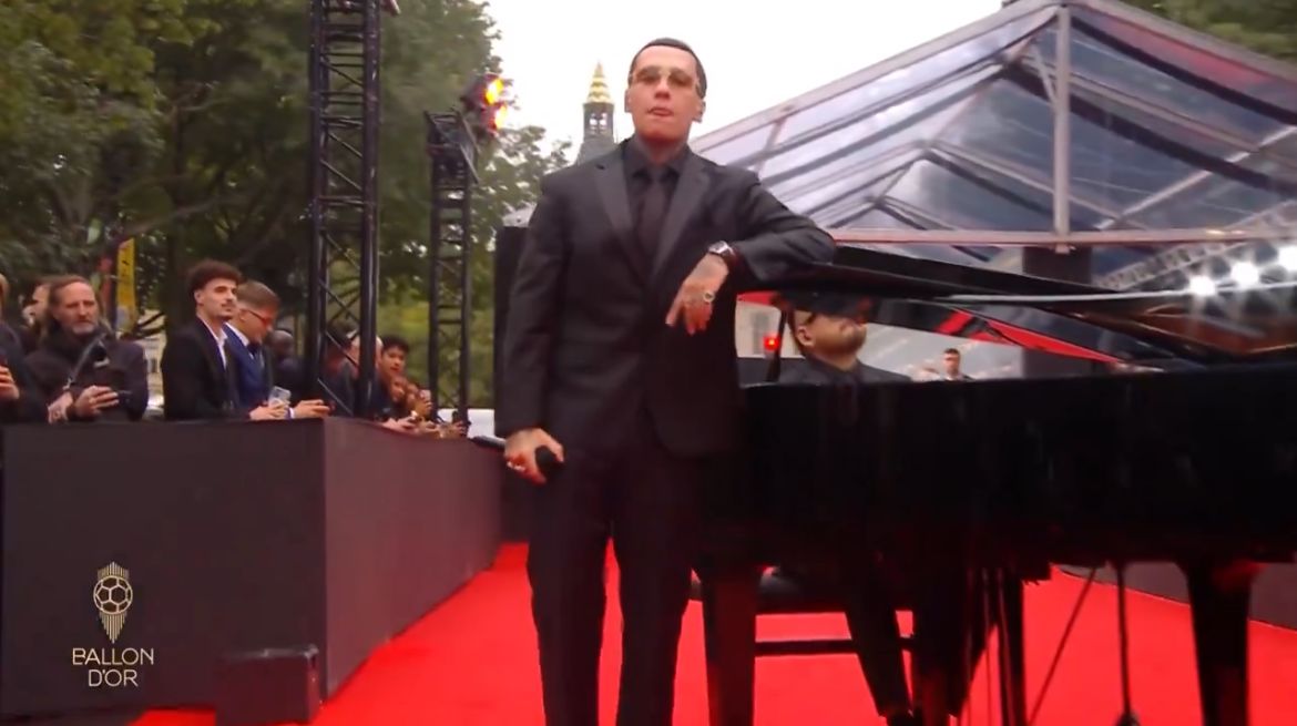 Blessd abrió ceremonia del Balón de Oro