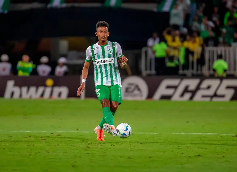 William Tesillo comparte Ranking con los mejores defensores del mundo