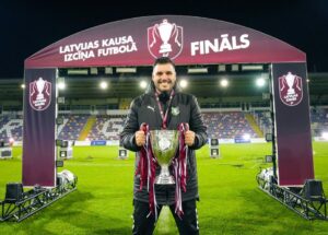 Nacional refuerza su banquillo. ¿Quién es Nazareno Vélez?