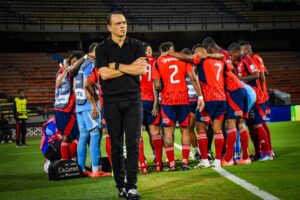 Fin de un ciclo en el Poderoso: Alejandro Restrepo deja el banquillo del Medellín