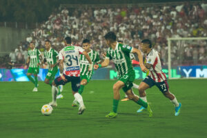 Junior golpeó primero en la final: contundente 3-0 sobre Nacional