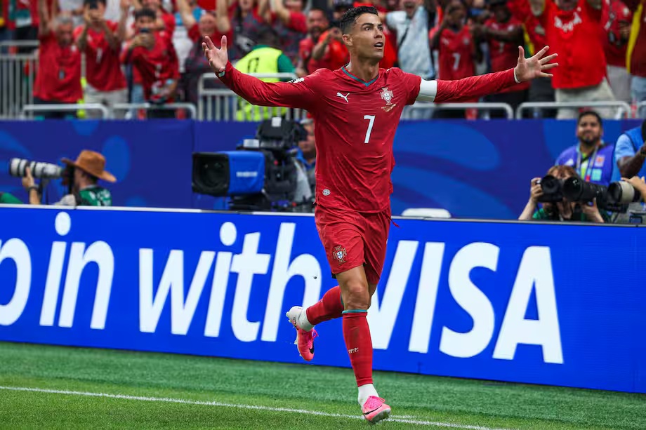 Cristiano responde a las críticas con goles