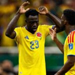 Davinson levantó un muro: la actuación que sostuvo a Colombia