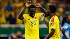 Davinson levantó un muro: la actuación que sostuvo a Colombia