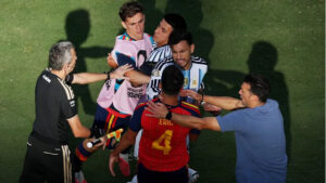 FIFA abre expediente a Argentina por los incidentes en la final del Mundial