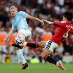 El City ganó con diez el clásico y el VAR desató la polémica
