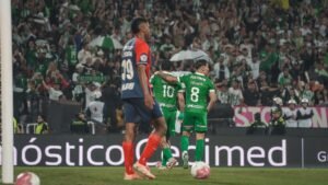 Atlético Nacional remontó el clásico paisa, venció al DIM y aseguró su clasificación a los cuadrangulares