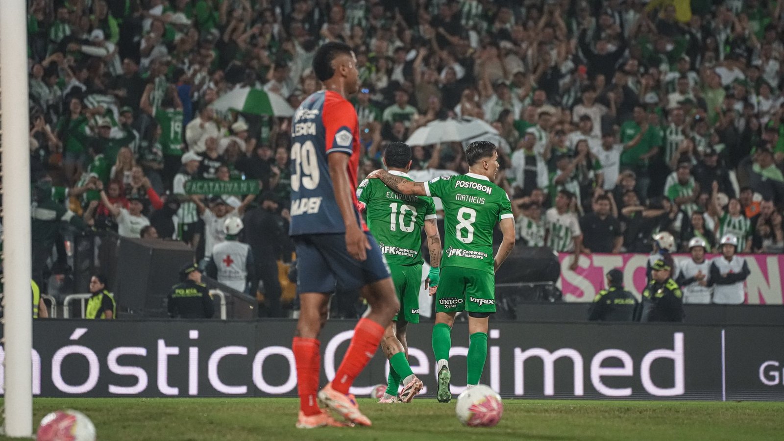 Atlético Nacional remontó el clásico paisa, venció al DIM y aseguró su clasificación a los cuadrangulares